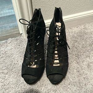 Black high heels EUC